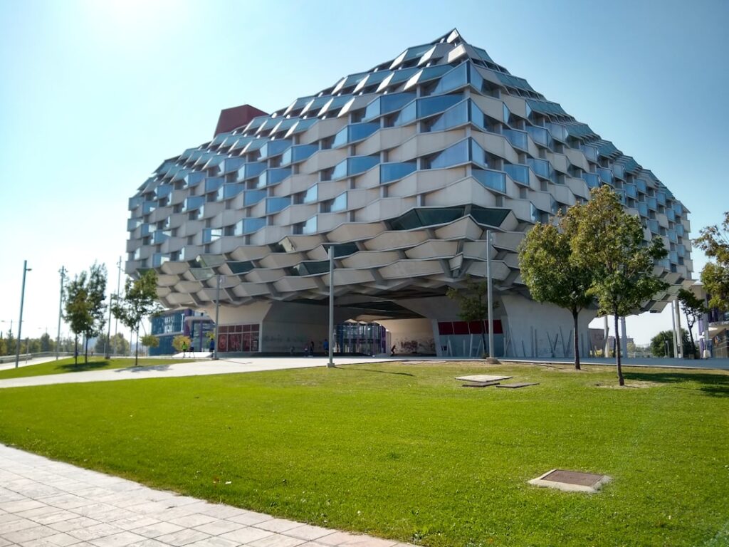 Alojamiento Zaragoza centro con parking: escapada rural de primavera entre pueblos de Aragón y casco histórico