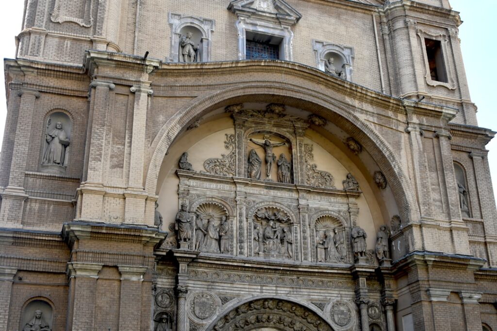Qué ver en Zaragoza en primavera: ruta de monumentos y patrimonio a pie desde un apartamento Zaragoza centro
