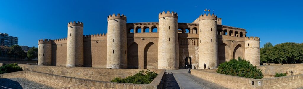 Aljafería palais Saragosse au printemps : visite, balade et où loger en vieille ville