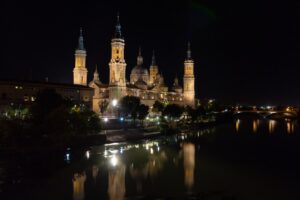 Saragossa Wochenende buchen im Sommer 2026: Fiestas, Sonnenfinsternis und die beste Lage in der Altstadt