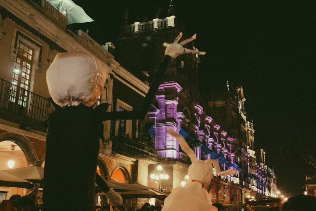 Saragossa Fiestas del Pilar 2026: Herbstwochenende zentral buchen fuer Shopping, Ausgehen und kurze Wege
